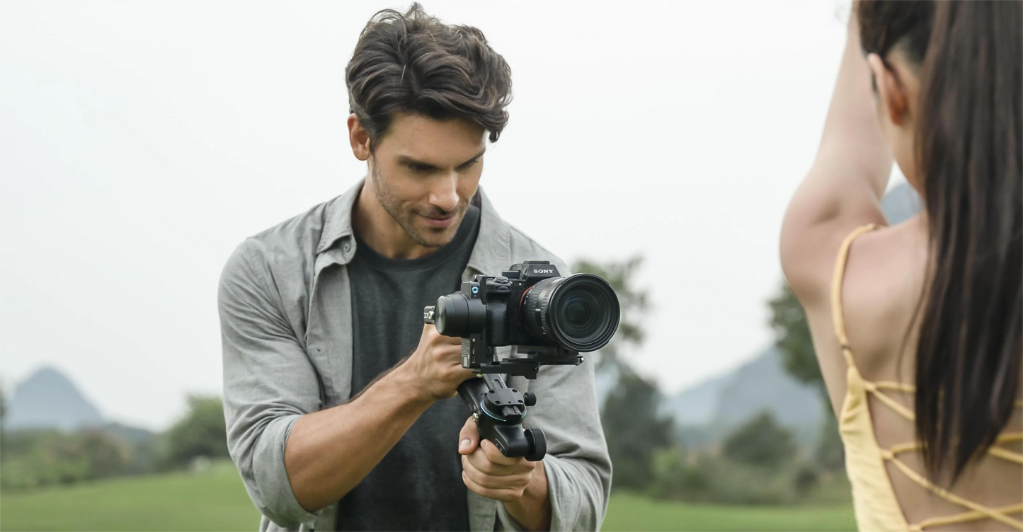 FeiyuTech SCORP 2 Kit Camera Gimbal Stabiliser Touchscreen Built-in AI Tracker for Mirrorless DSLR Camera scorp Upgraded